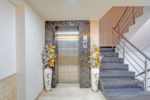 thumbnail: Elevator
