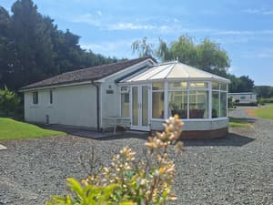 thumbnail: Front of property