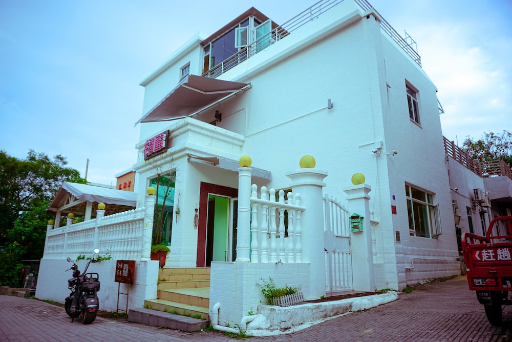 Primary image
