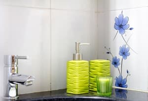 thumbnail: Bathroom amenities