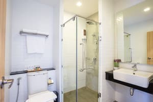 thumbnail: Bathroom shower