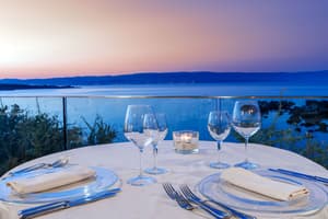 thumbnail: Outdoor dining