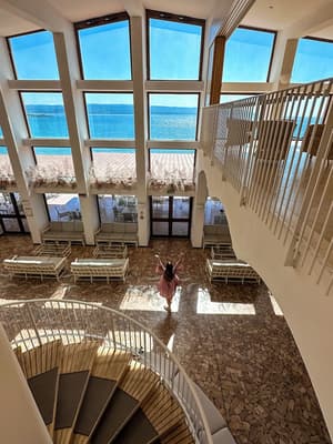 thumbnail: Interior detail