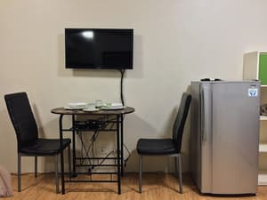 thumbnail: In-room dining
