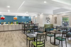 thumbnail: Breakfast area