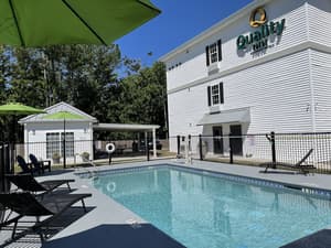 thumbnail: Outdoor pool
