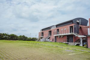 thumbnail: Exterior