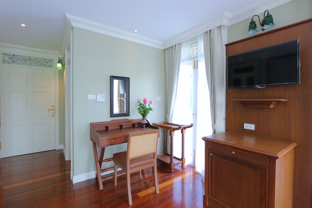 Room amenity