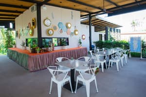 thumbnail: Restaurant