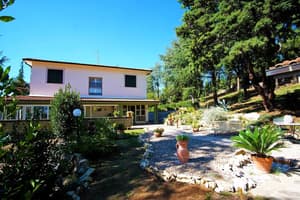 thumbnail: Exterior