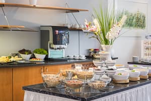thumbnail: Breakfast area