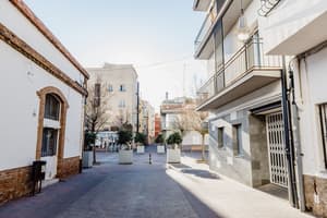 thumbnail: Street view
