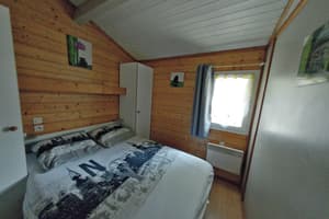 thumbnail: In-room dining