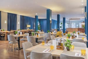 thumbnail: Restaurant