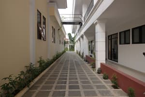 thumbnail: Exterior