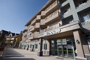 thumbnail: Exterior