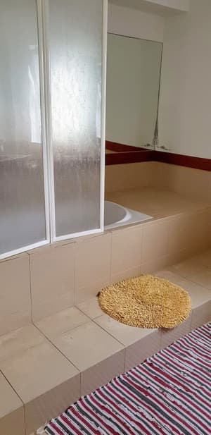 thumbnail: Deep soaking bathtub