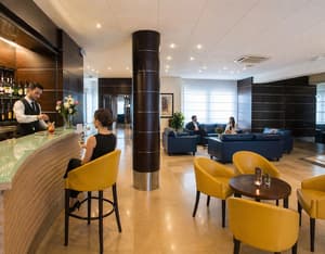thumbnail: Bar (on property)