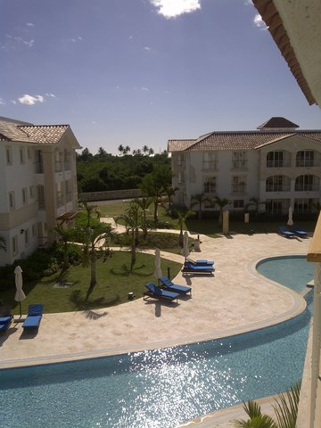 Main Pool Lounges