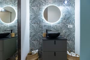 thumbnail: Bathroom