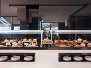 thumbnail: Breakfast area