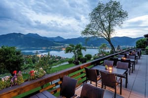 thumbnail: Front of property