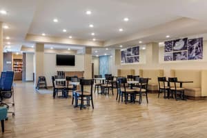 thumbnail: Breakfast area