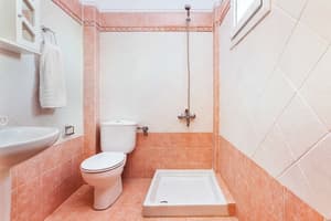 thumbnail: Bathroom shower