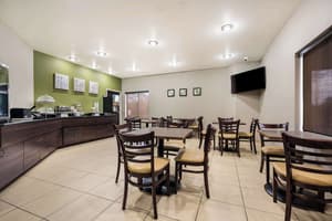 thumbnail: Breakfast area