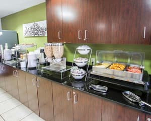 thumbnail: Breakfast area