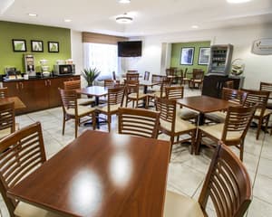 thumbnail: Breakfast area