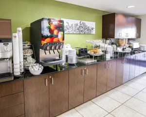 thumbnail: Breakfast area