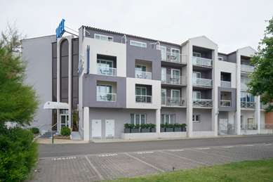 On-Site,Outdoor/Exterior,Exterior View of Building