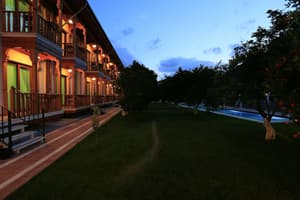 thumbnail: Exterior detail