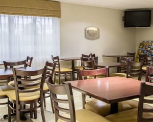 thumbnail: Breakfast area