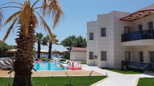 thumbnail: Front of property