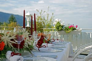 thumbnail: Outdoor dining