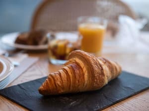 thumbnail: Breakfast area