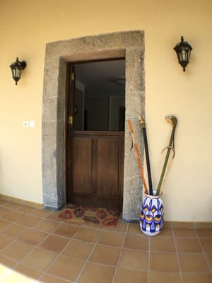 thumbnail: Exterior