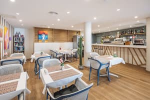 thumbnail: Restaurant