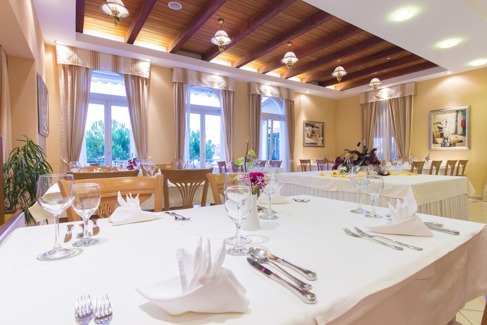 Restaurant-cafeteria