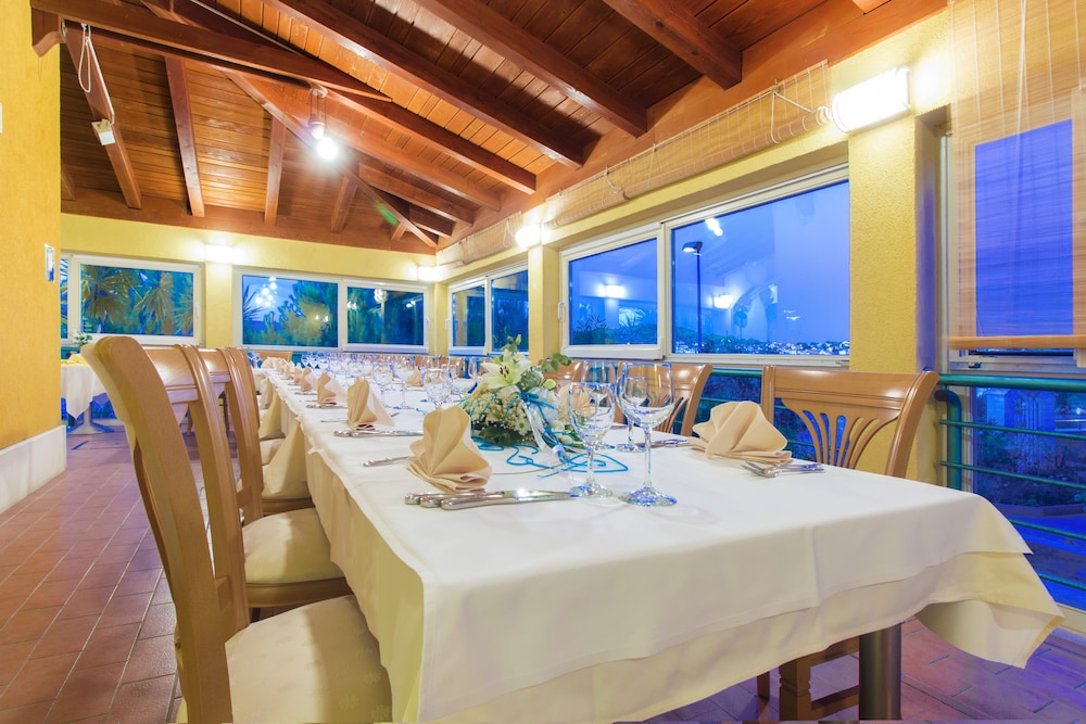 Restaurant-cafeteria