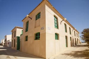 thumbnail: Exterior