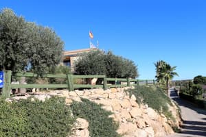 thumbnail: Exterior