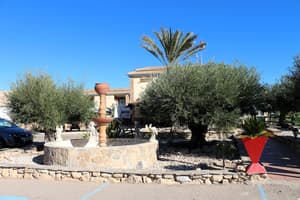 thumbnail: Exterior