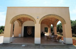 thumbnail: Outdoor dining