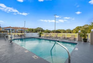 thumbnail: Pool