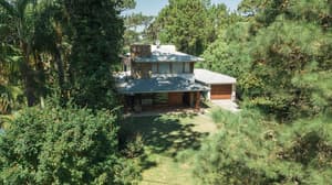 thumbnail: Front of property