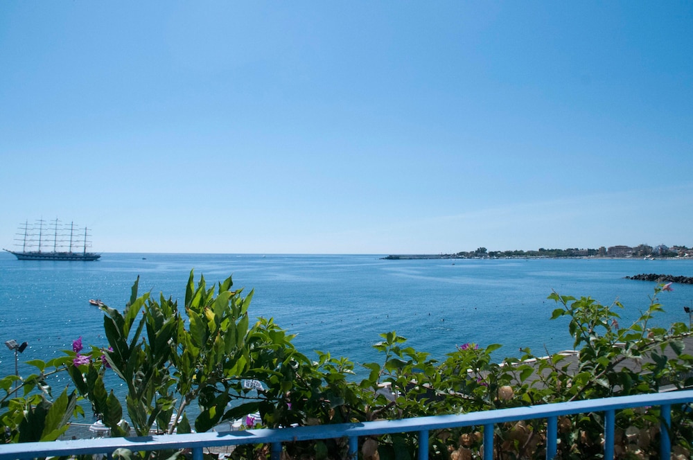 Beach/ocean view