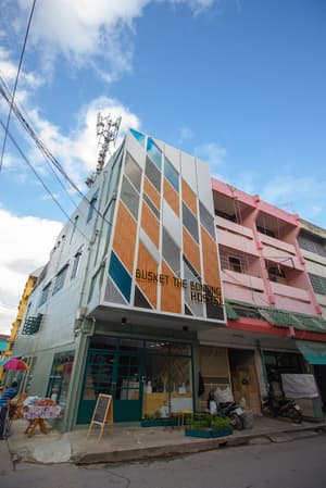 thumbnail: Front of property